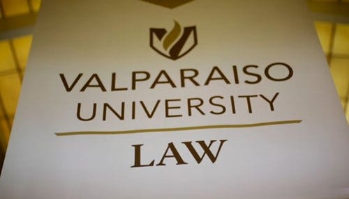 Valpo Dropping Law School