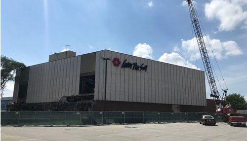 Crews Start Demolition of Carson’s in Hammond