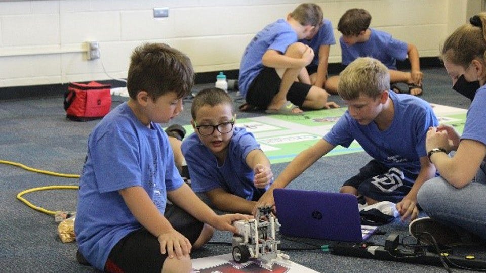 Prepping Students for Robotics, Manufacturing Careers
