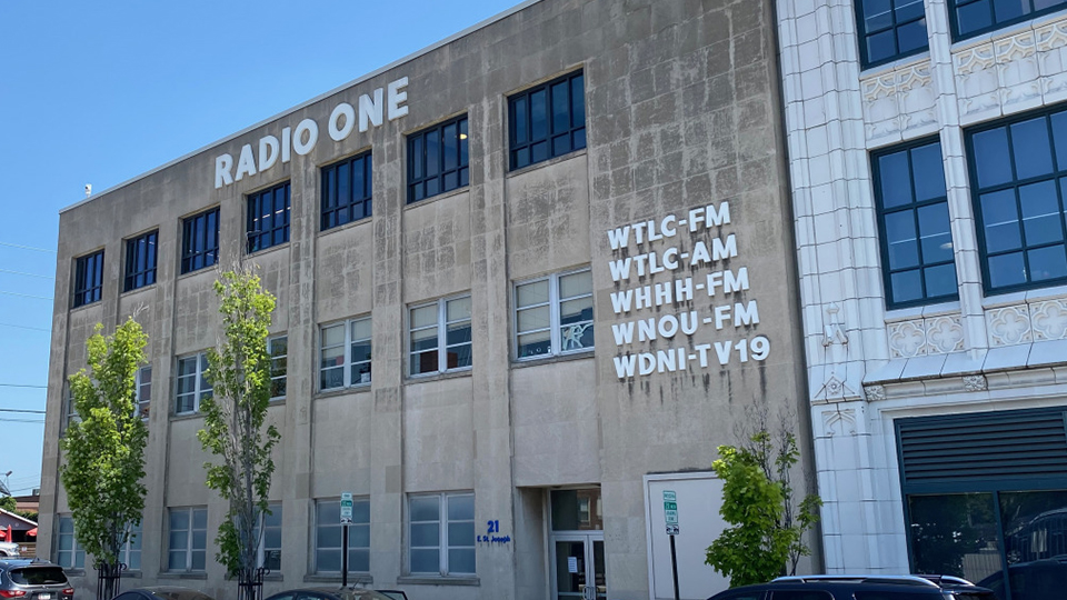 ammunition Nægte Støjende FCC approves Urban One's purchase of Emmis radio stations – Inside INdiana  Business