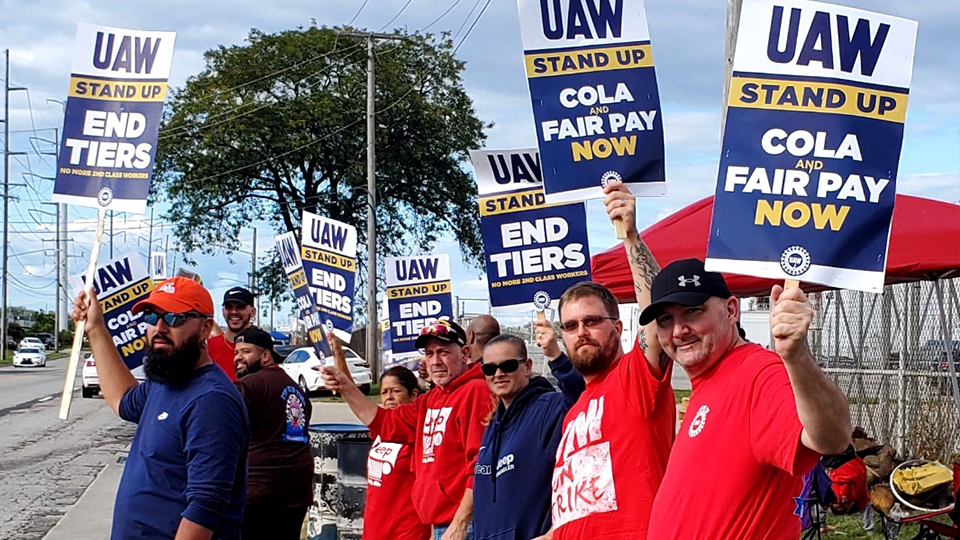 UAW strike spreads as 7,000 more workers join picket line